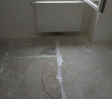 Chambre 2. Quand le conducteur oublie de fermer les fenêtres en partant le soir et qu'il fait de l'orage dans la nuit.