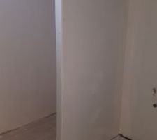 Placo entre douche et meuble SDB