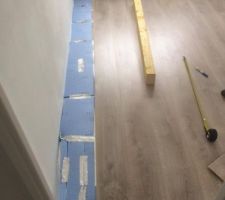 Parquet chambre 3 presque terminé il manque juste une botte de parquet donc on va devoir retourner à LM heureusement qu'on avait prévu d'y aller cette semaine lol