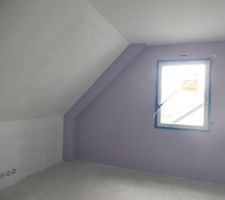 Premier mur peint en violet-violet n6