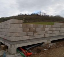 El&eacute;vation des murs. Ca prend forme !