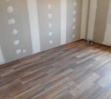 Carrelage fini + Plinthes posées Vue Autre Chambre