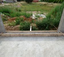 Les seuils de porte sont construits.