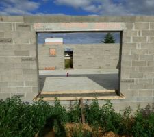 Les seuils de porte sont construits.