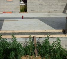 Les seuils de porte sont construits.