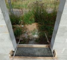 Les seuils de porte sont construits.