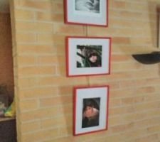Mur de briques..(chez mes parents) et mes filles en photo