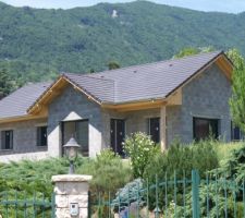 Bel aspect de la toiture, c'est r&eacute;ussi!