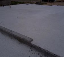Décoffrage terrasse et placement des futurs murs.