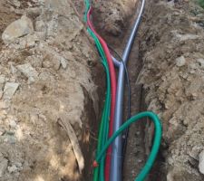 Réalisation des travaux de raccordement de la maison.