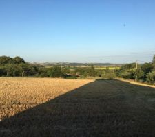 Vue c&ocirc;t&eacute; Est par rapport au terrain