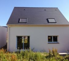 Arrière de la maison (avec des herbes folles :D)