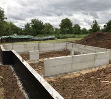 Vide sanitaire en place avec terrain débroussaillé