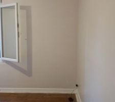 Pendant que Maman et Papa sont en vacances, Tata et Tonton préparent ma chambre