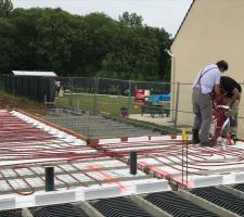 PREPARATION POUR LE PLANCHER CHAUFFANT AVANT COULAGE DE LA DALLE