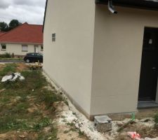 Manque soubassement gris
