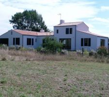 Maison finie. Coté sud/ouest.