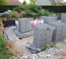 Livraison d'un petit peu de parpaing, ou sont mes cailloux lool