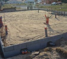 Fin du terre plein c&ocirc;t&eacute; cellier et garage