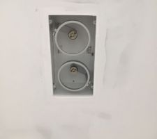 Lampe intégrée au plafond