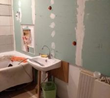 Travaux en cours dans la salle de bain