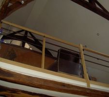 Combles am&eacute;nag&eacute;s.  En recherche d'id&eacute;es pour isoler phoniquement au niveau des poutres.