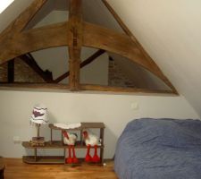 Combles am&eacute;nag&eacute;s.  En recherche d'id&eacute;es pour isoler phoniquement au niveau des poutres.