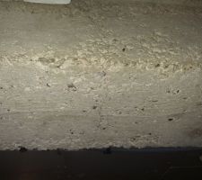 Poutre fissuré du mur porteur en sous sol