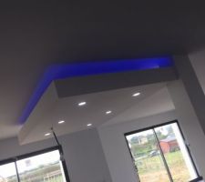 Plafond suspendu en cours reste plus qu'à installer la hotte