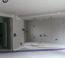 Espace séjour et cusine ouverte