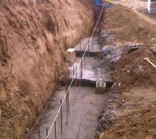 Fondation d'un des deux murs de soutènement.