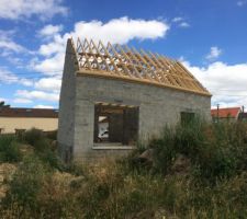 Charpente &agrave; moiti&eacute; pos&eacute;