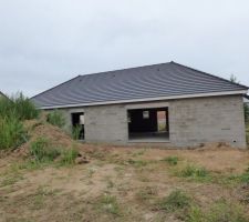 Couverture terminée, échafaudages retirés, trous bouchés