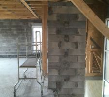 D&eacute;montage du mur qui ne servait &agrave; rien