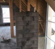 D&eacute;montage du mur qui ne servait &agrave; rien