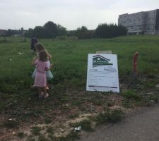 Les enfants ont fait leurs premiers pas sur le terrain, bizarrement une petite chose comme ça nous fait vraiment plaisir ??