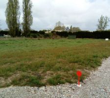 Notre terrain coup de coeur, 777M²
Coin calme lisière de bois