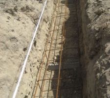 Le fondation du mur du garage en limite de propri&eacute;t&eacute;