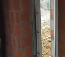 Nouvelle surprise Célia.
Maison pas etanche