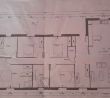 Plan contructeur environ 145 m2, on lui avait demandé à l'époque 140 m2