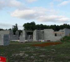 De loin, &ccedil;a monte bien !