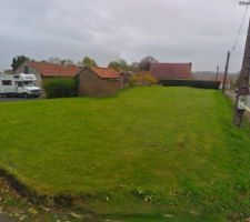 Vue du terrain (un peu d&eacute;form&eacute; car pris sur google maps)