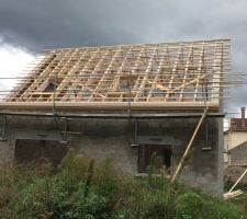 Apparition de la découpe des 2 futurs velux (salle de bain & chambre 2)