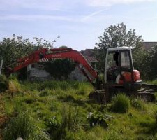 Premier coup de pelleteuse