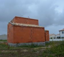 Pose de la charpente en cours - vue nord