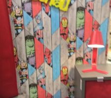 Papier peint d'une partie de la chambre de notre fils