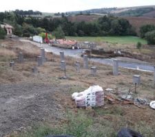 Fin des poteaux pour accueillir la dalle