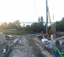 Installation de la grue du maçon