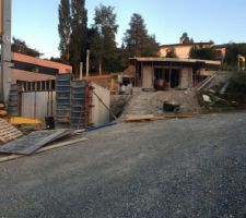 Garage en béton banché