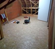 Plancher au-dessus du garage.